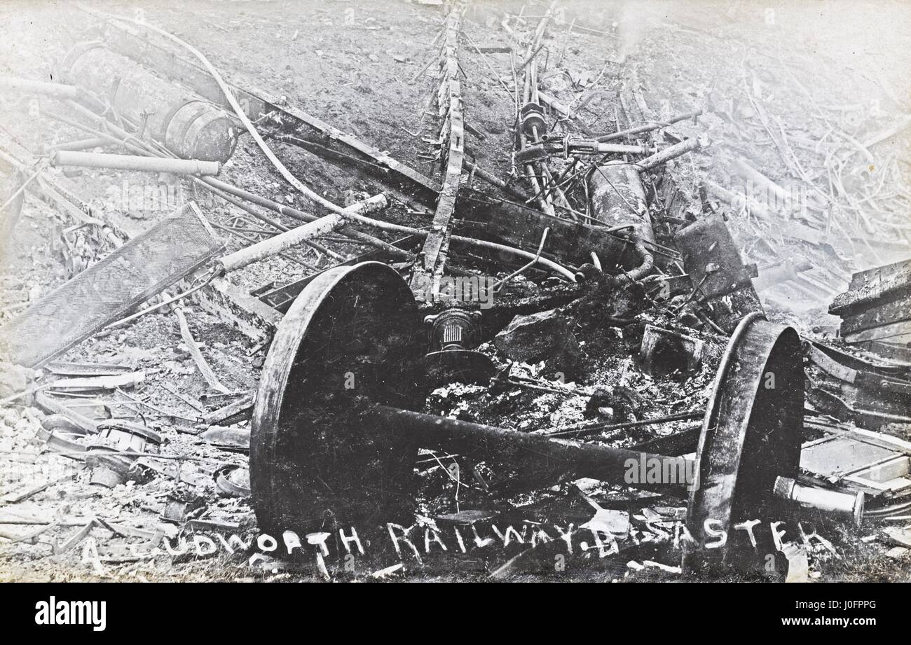 Scotch Express colisión, Cudworth, desechos, incluyendo una rueda Axel en primer plano Foto de stock
