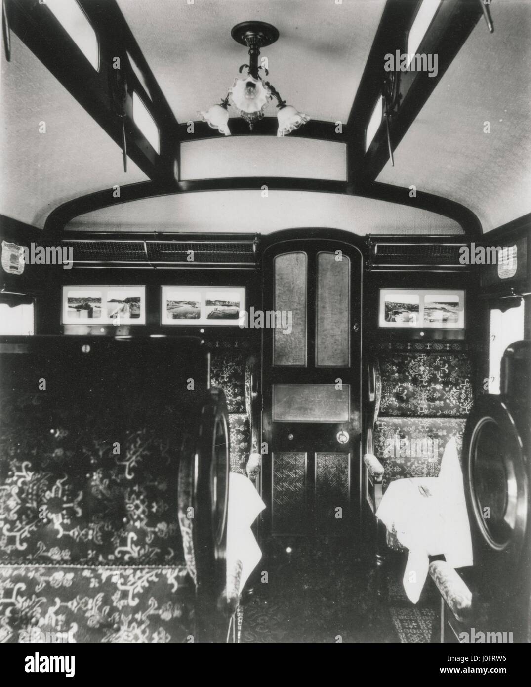Londres y South Western Railway (L&SWR) océano locomotora especial, el interior del coche comedor de primera clase Foto de stock