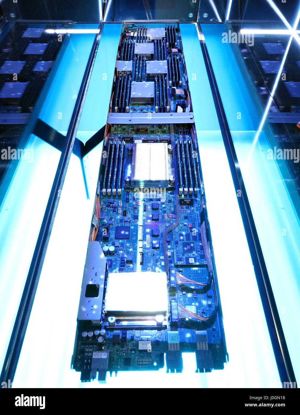 Hannover, Alemania. El 19 de marzo, 2017. "La Máquina" por la empresa Hewlett Packard, un equipo de próxima generación con memristors Memory-Driven para informática. CeBIT 2017, feria TIC, plomo tema 'd!conomía - sin límites". Photocredit: Christian Lademann Foto de stock