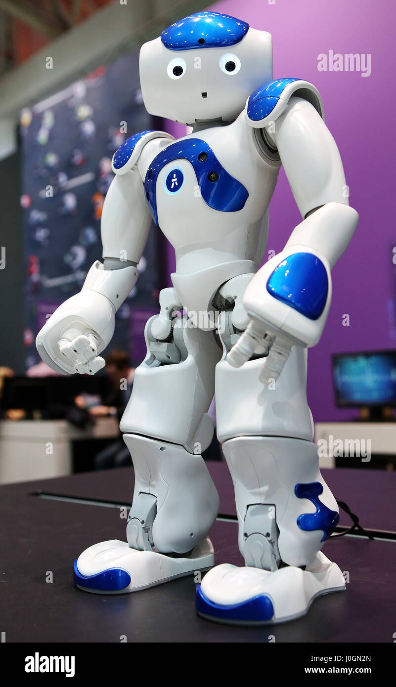 Hannover, Alemania. El 19 de marzo, 2017. Robot 'Marvin', escriba Nao  (desarrollado por Aldebaran Robotics), controladas por IBM Watson (super  equipo de inteligencia artificial). El robot puede hablar y contestar  preguntas. CeBIT