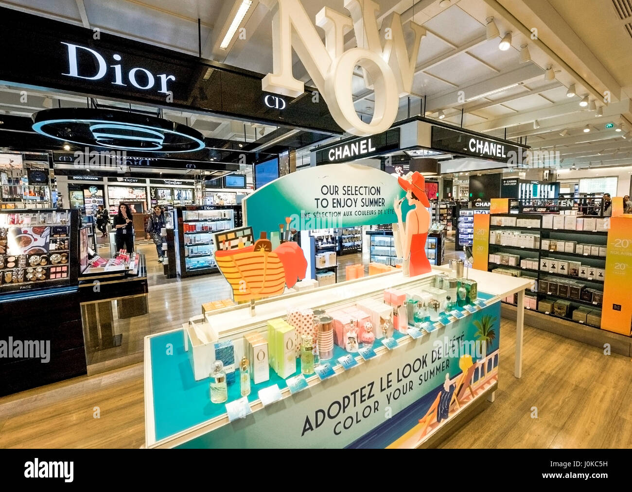 tiendas-duty-free-de-par-s-charles-de-el-aeropuerto-internacional-de