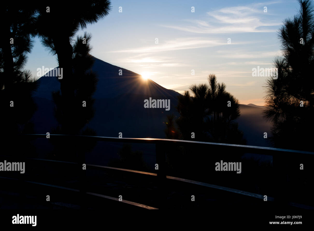 Hermosa vista desde el Mirador de Chipeque en volcán Teide, España Foto de stock