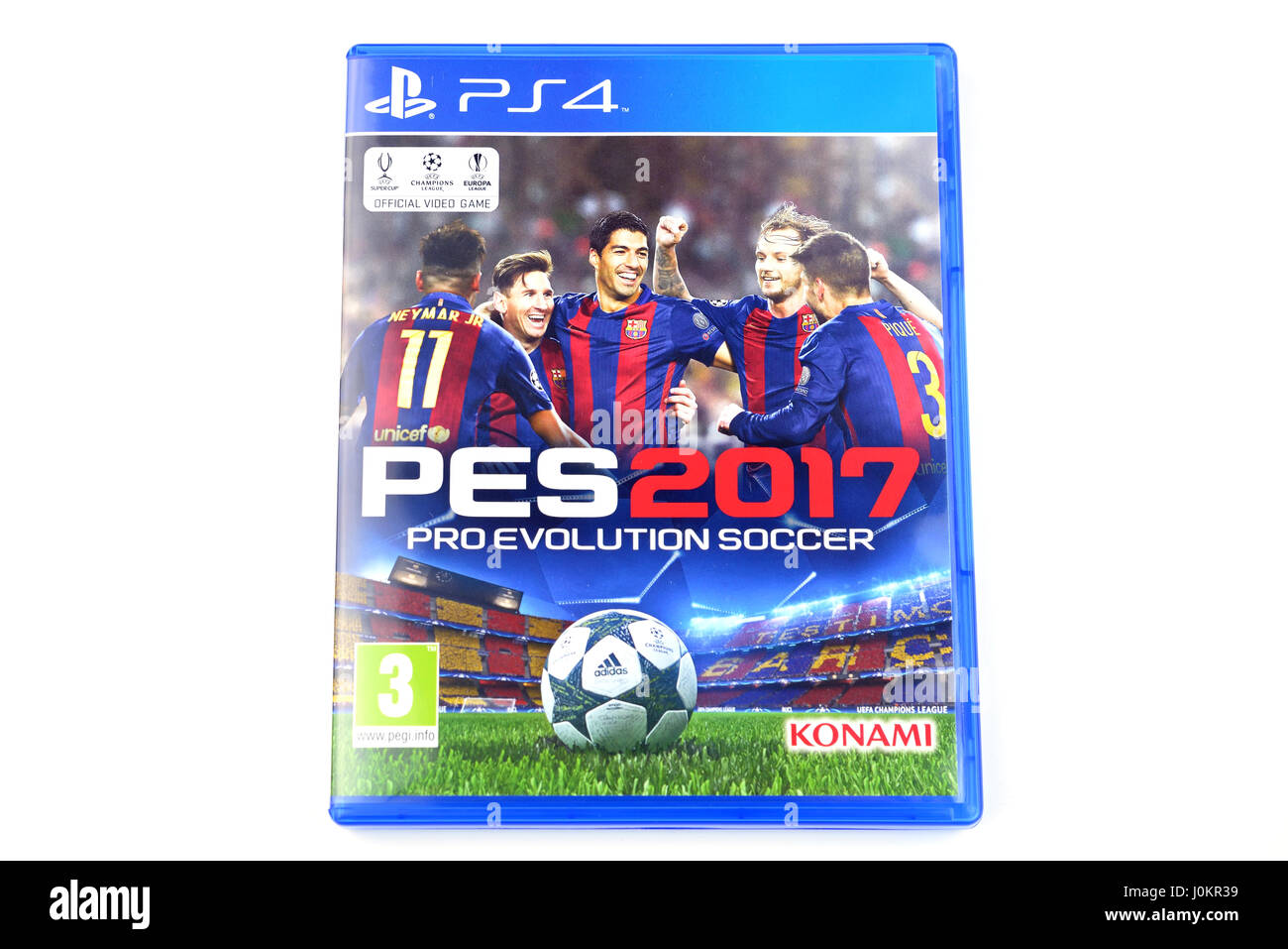 mi Lleno Monarquía El famoso video juego PES 2017, también conocido como Pro Evolution Soccer,  lanzado por Konami, para Playstation 4 dispositivos Fotografía de stock -  Alamy