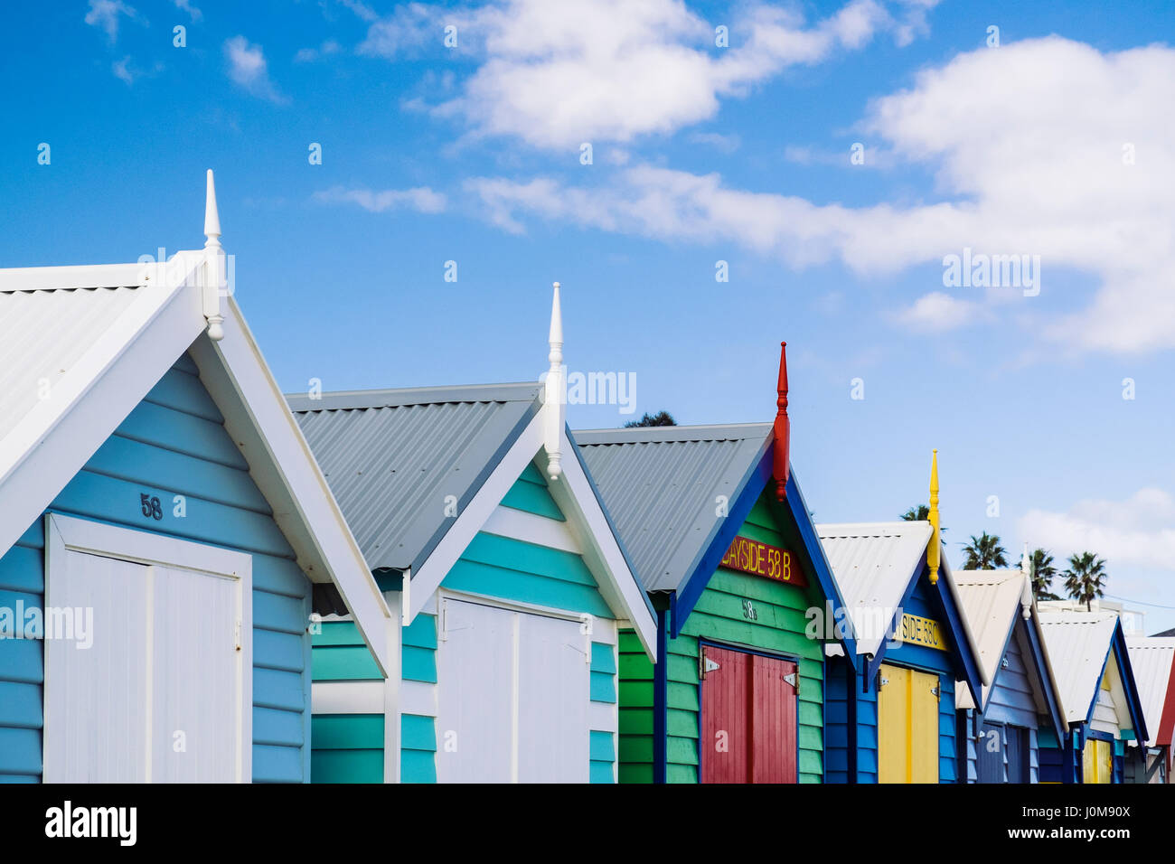 Baño pintado cuadros en Oriente Brighton Beach, Melbourne, Australia Foto de stock