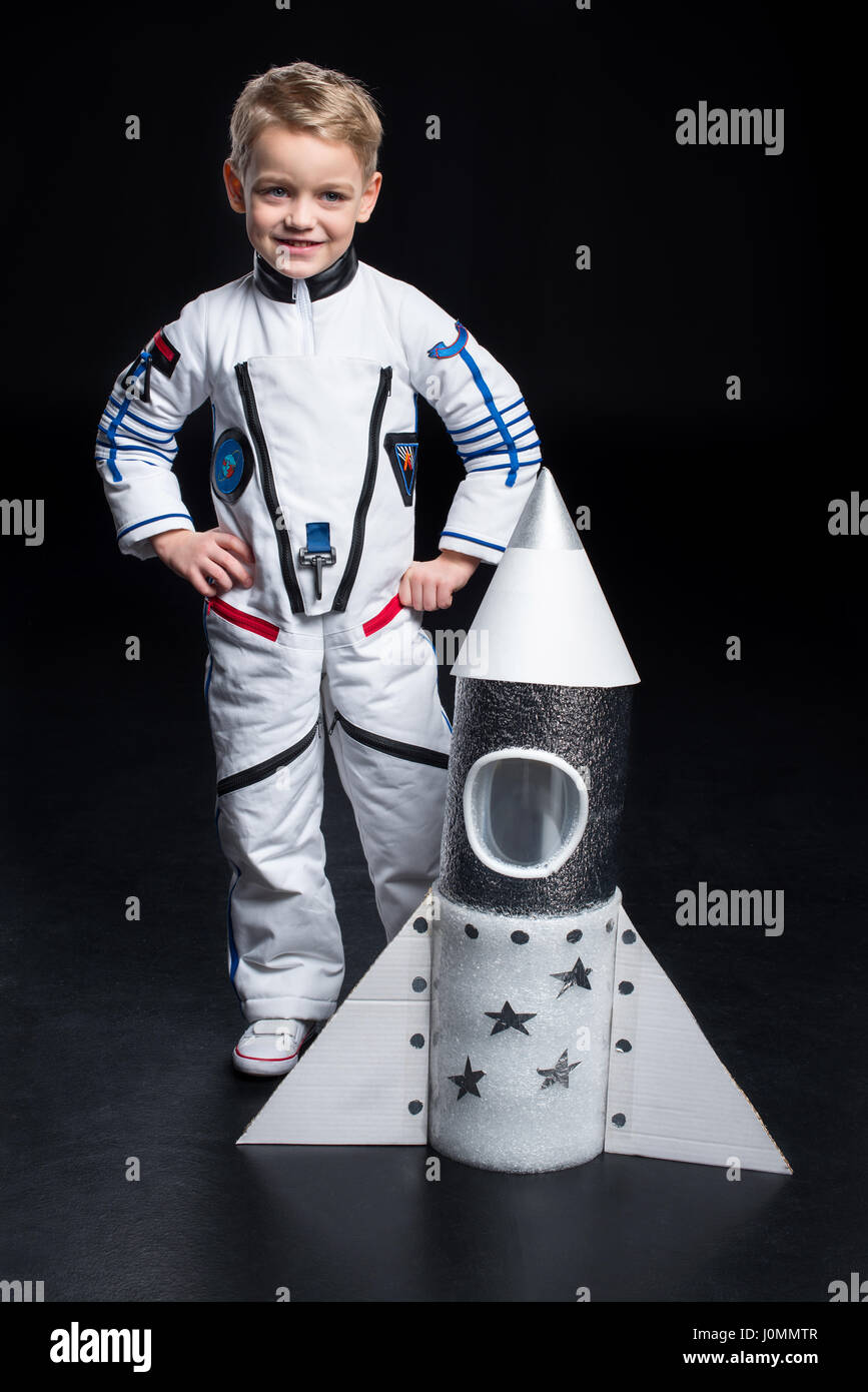 Cómo Hacer Un Disfraz De Astronauta Para Niños Consejos Para El Traje  Espacial, Casco Y Mochila | sptc.edu.bd