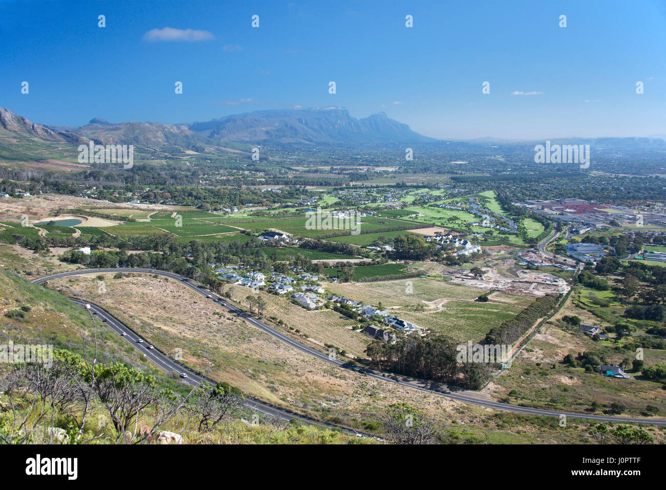 Vista panorámica del distrito Noordhoek con tabla en distancia Cape Town South Africa Foto de stock