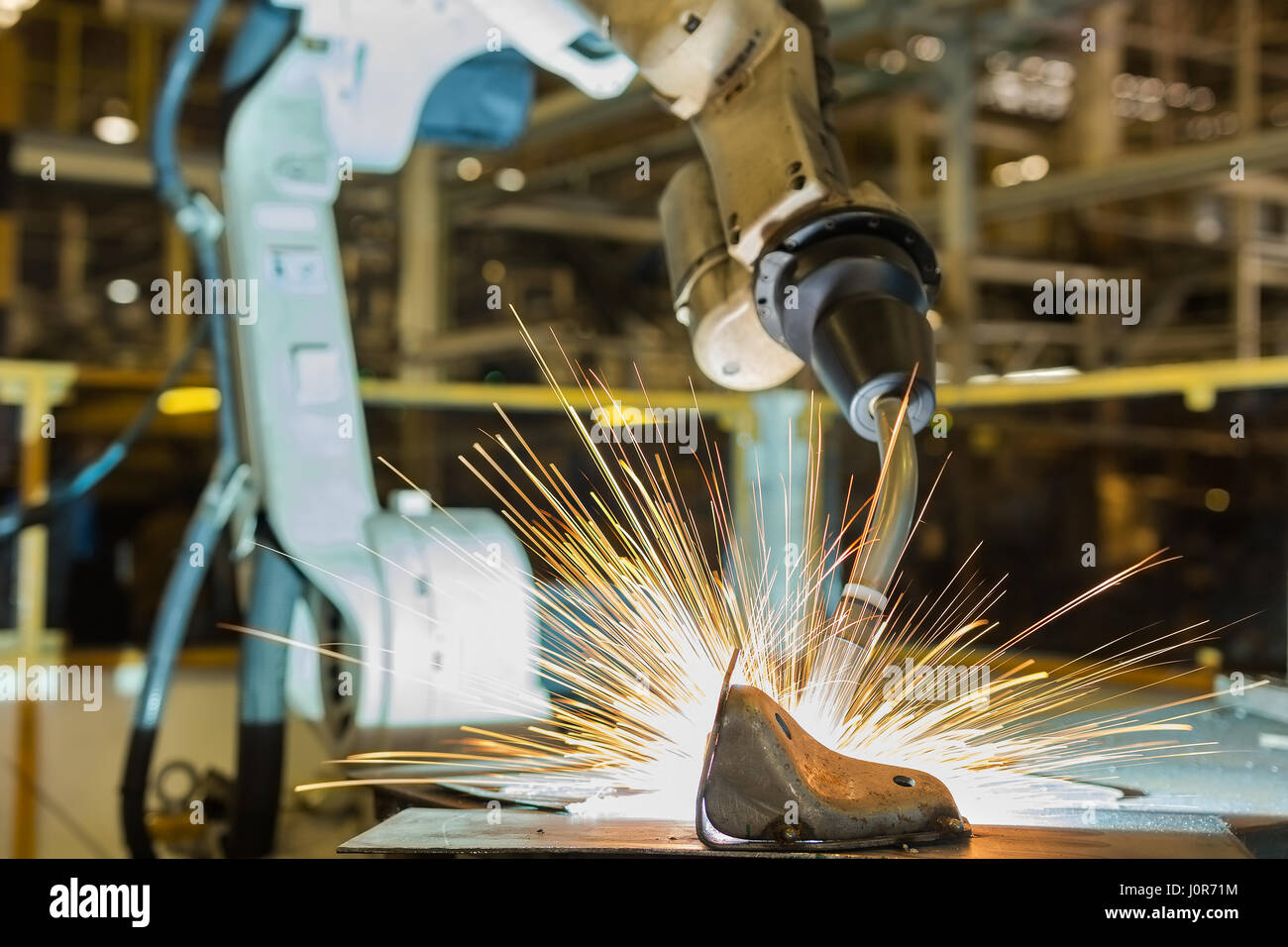 Robot industrial se prueba la soldadura Foto de stock