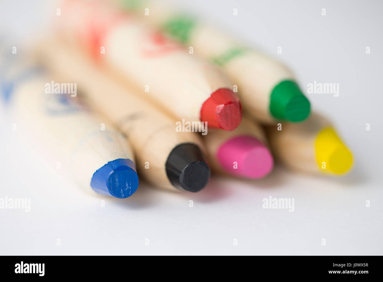 Crayones brillantes fotografías e imágenes de alta resolución - Alamy