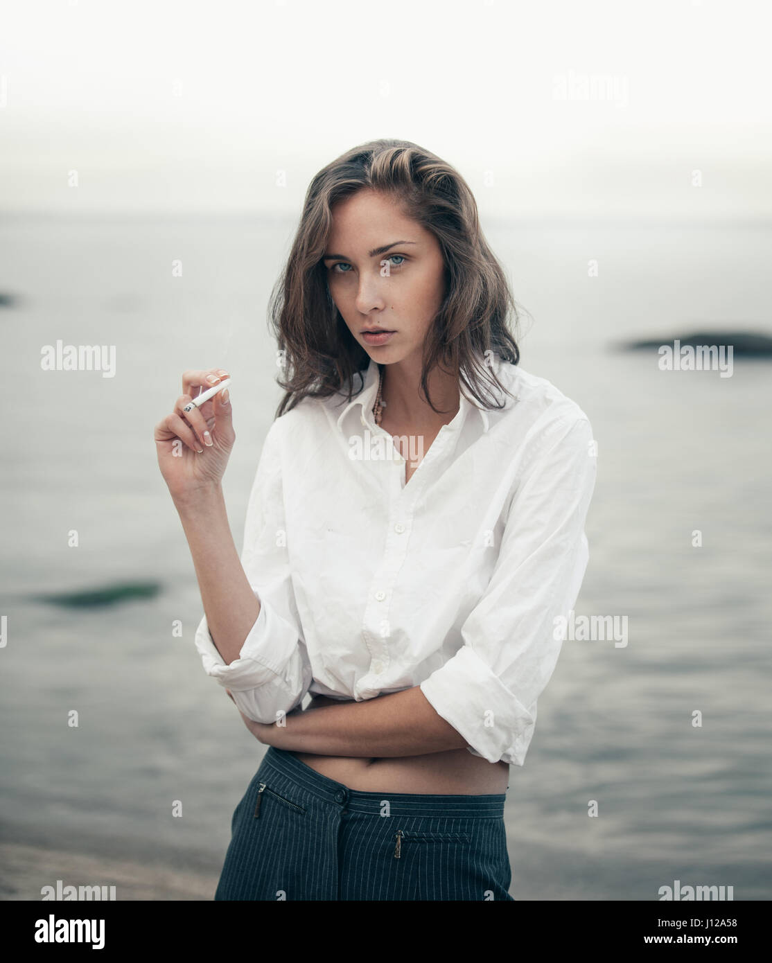 camisa blanca playa mujer