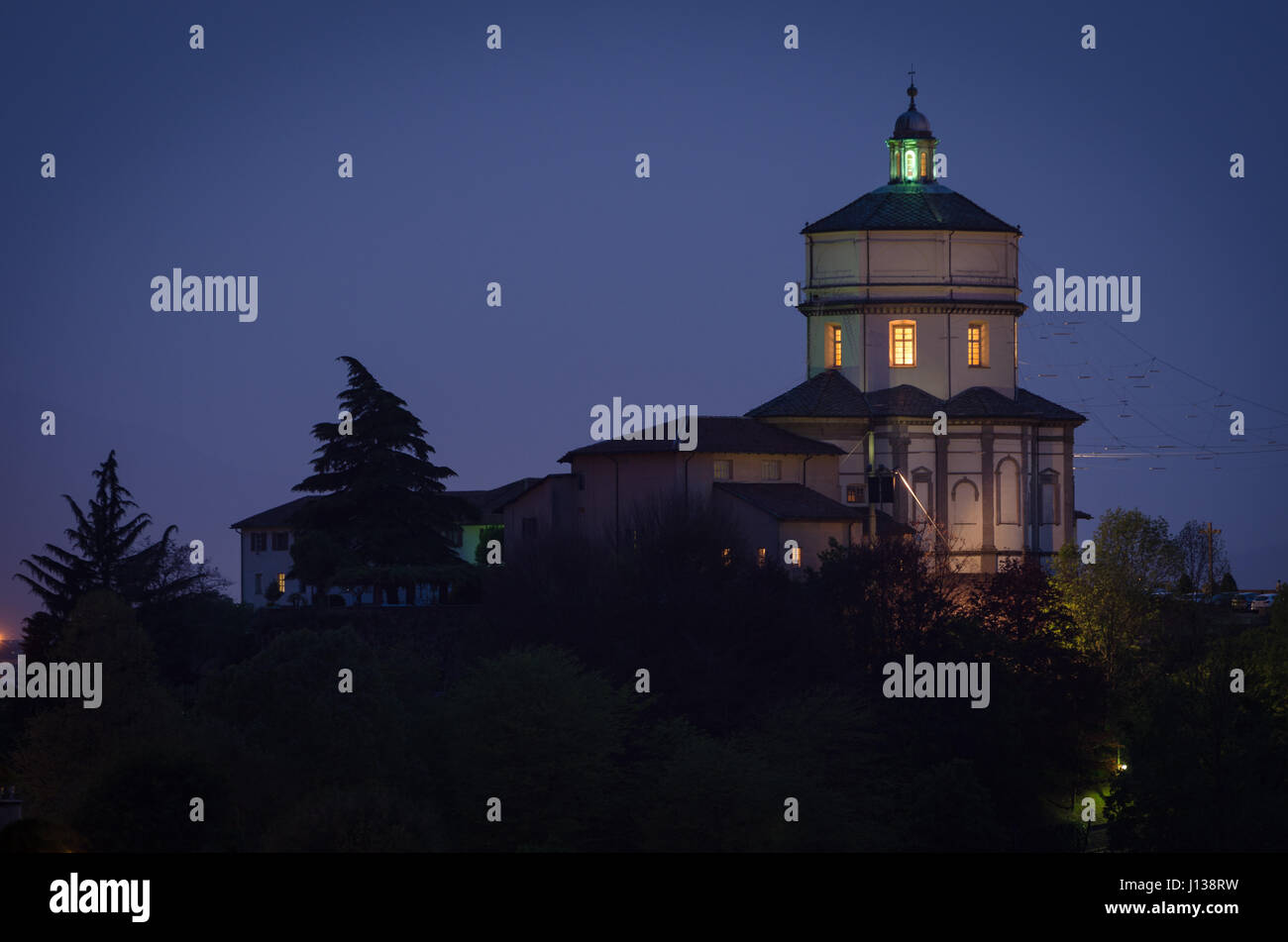 Turín Monte dei Cappuccini en la noche Foto de stock