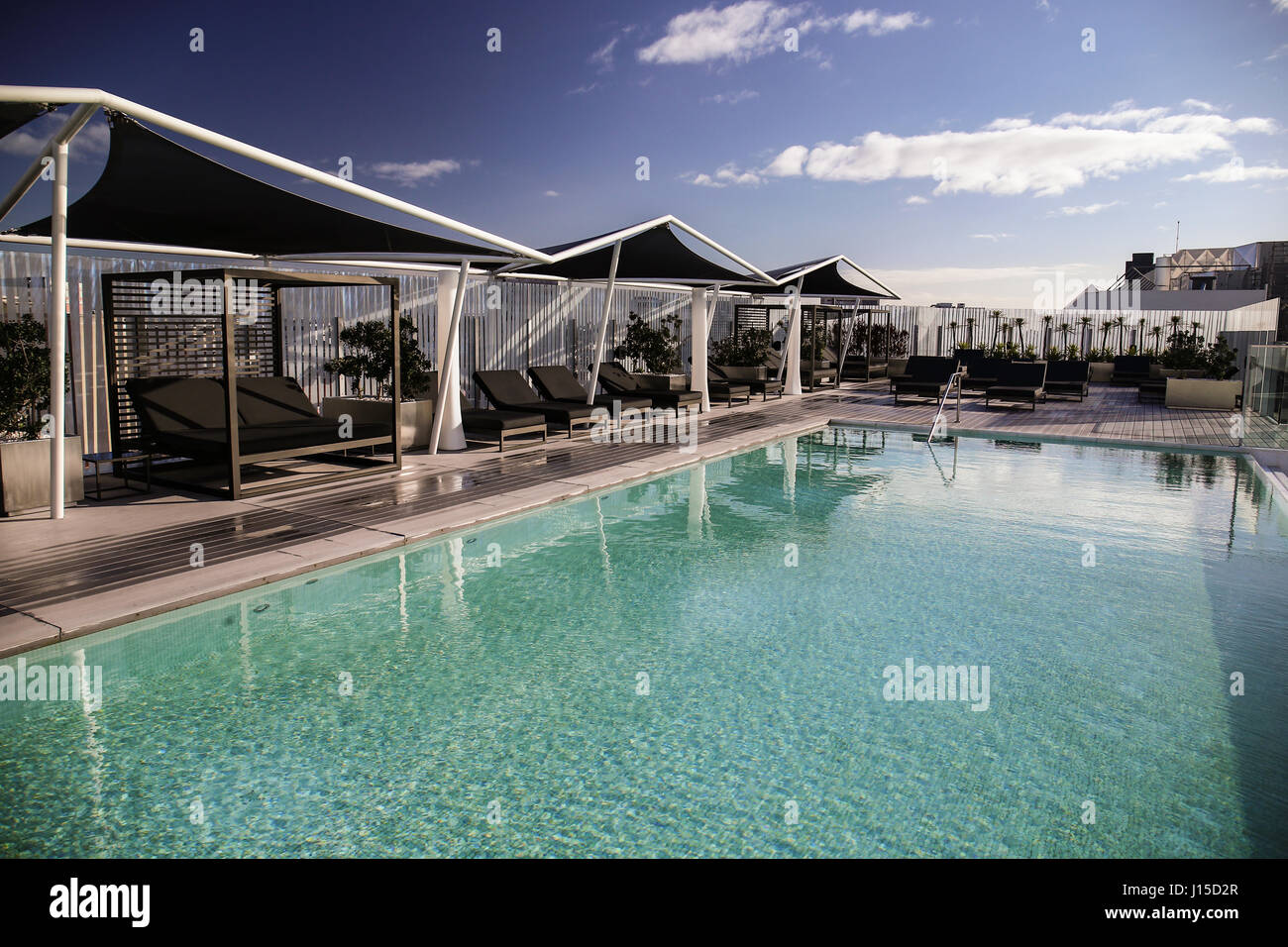 Lujosa piscina turquesa Foto de stock