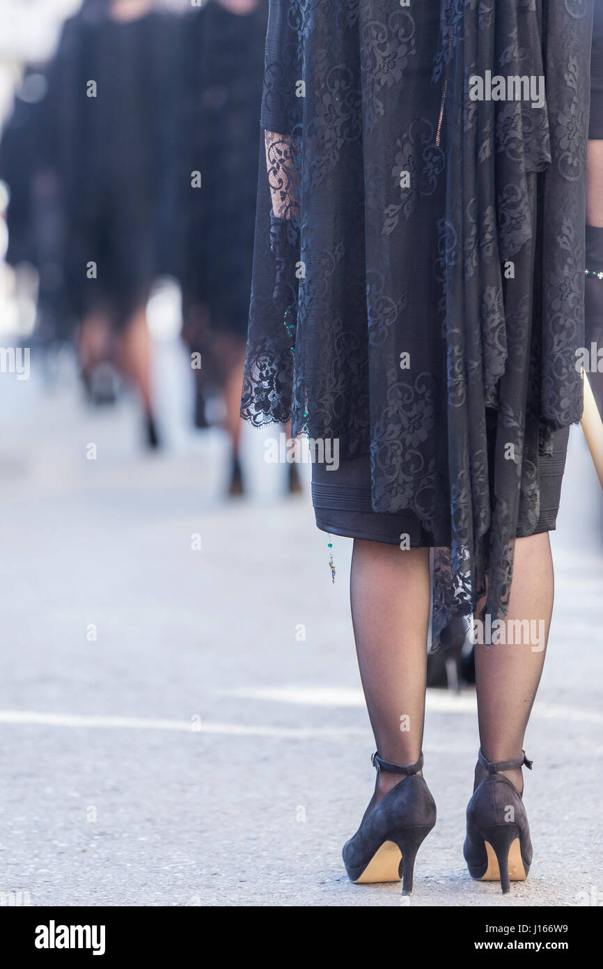 Mujer vestida de mantilla durante una procesión de Semana Santa, España  Fotografía de stock - Alamy