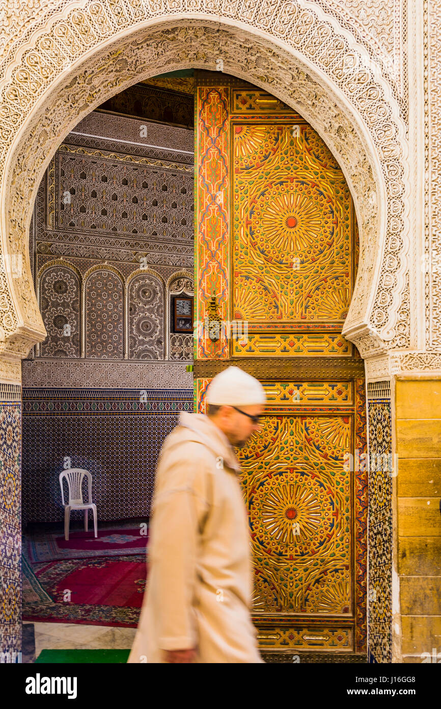 Suntuosa puerta árabe, en Fes, Marruecos, Norte de África Foto de stock