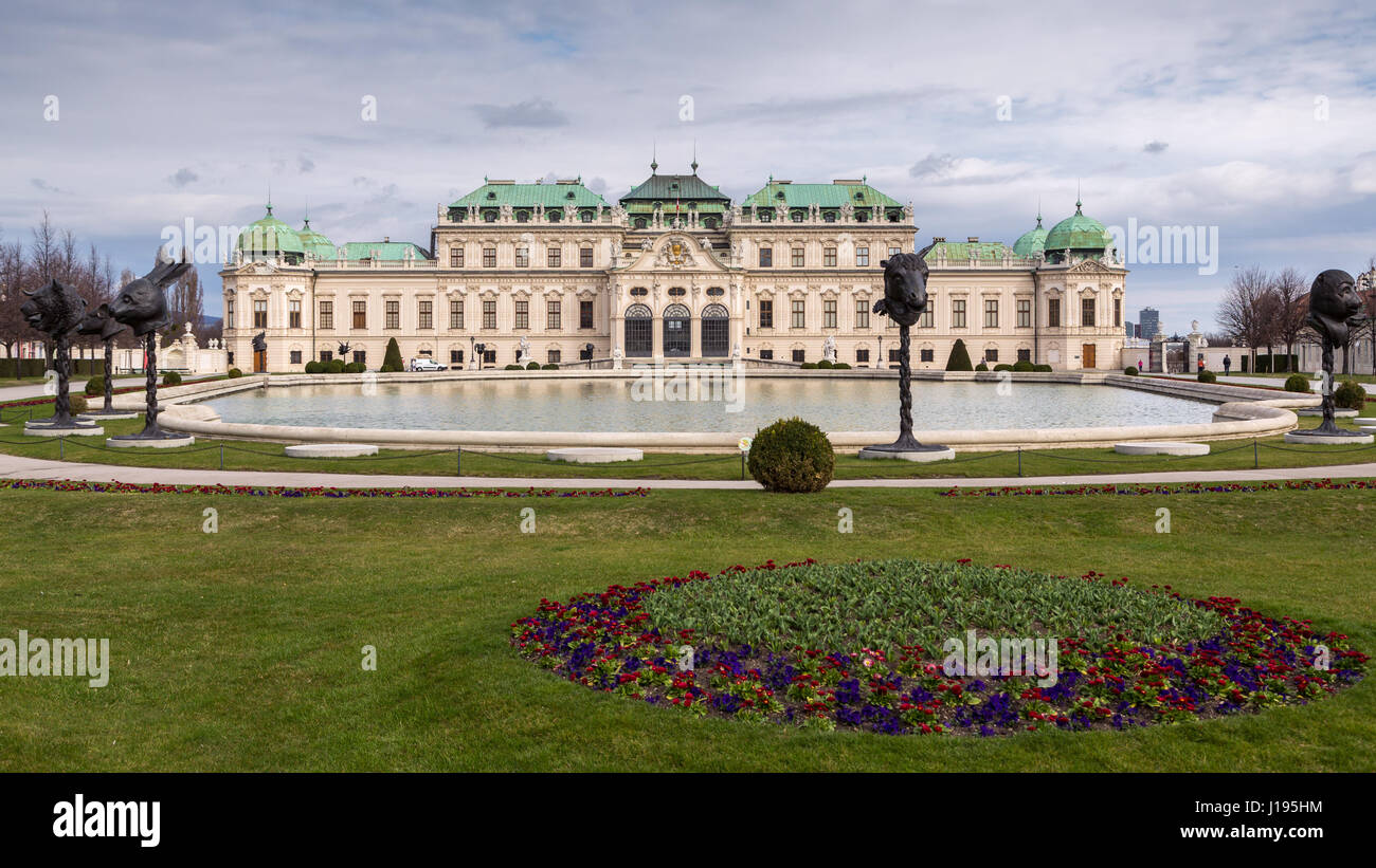 El Palacio Belvedere con el jardín del castillo, Superior Belvedere, Viena, Austria Foto de stock