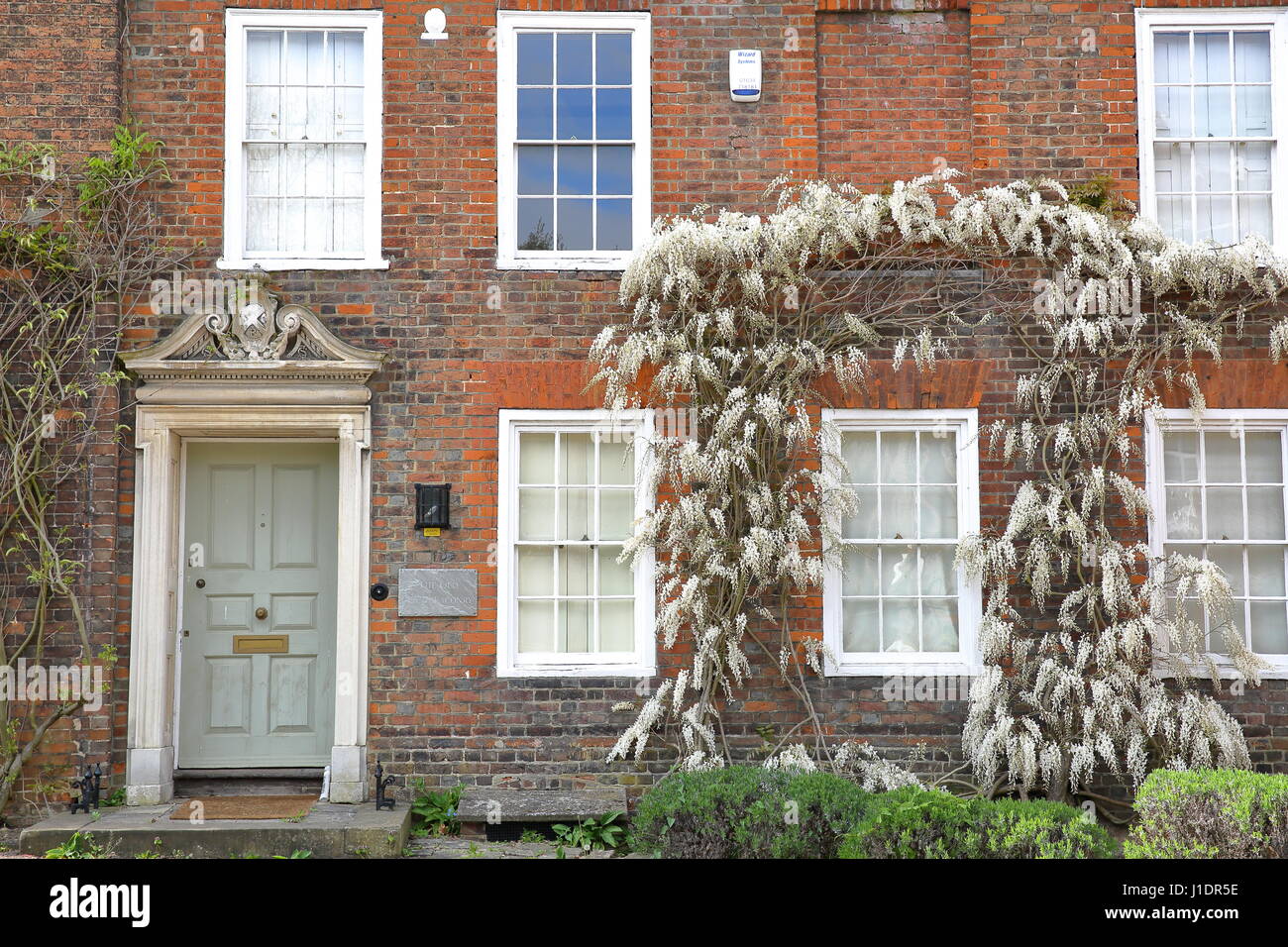 ROCHESTER, Reino Unido 14 de abril de 2017 fachada exterior de una