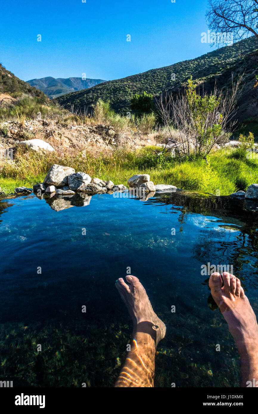 Una piscina natural de agua caliente en el Sespe Hot Springs cerca de