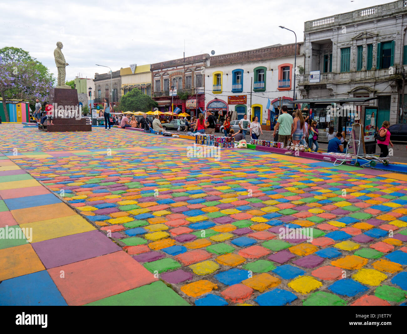 LA BOCA, BUENOS AIRES, ARGENTINA Diciembre 02 colorida calle en el