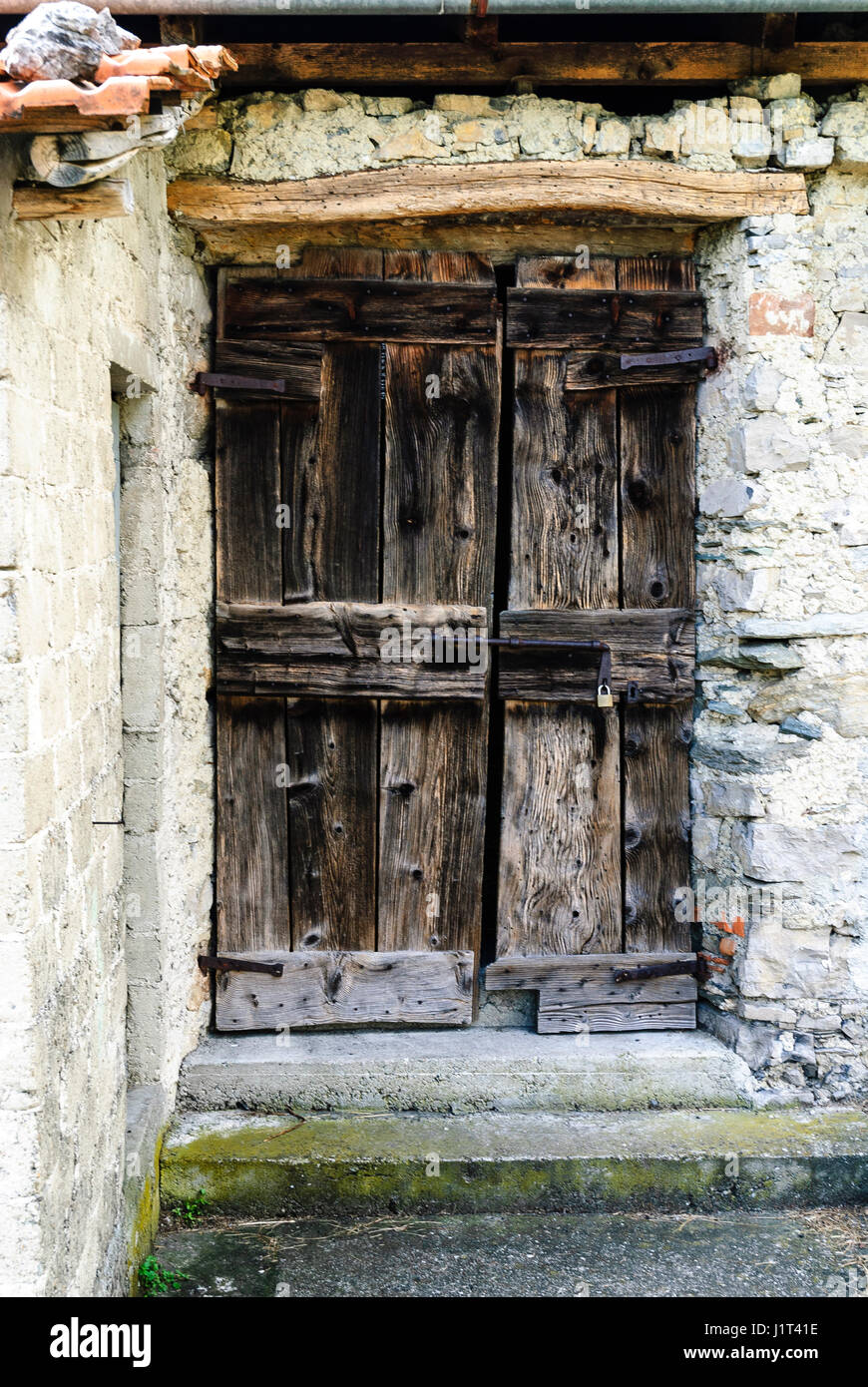 Antiguas Puertas De Madera Rusticas Cabañas