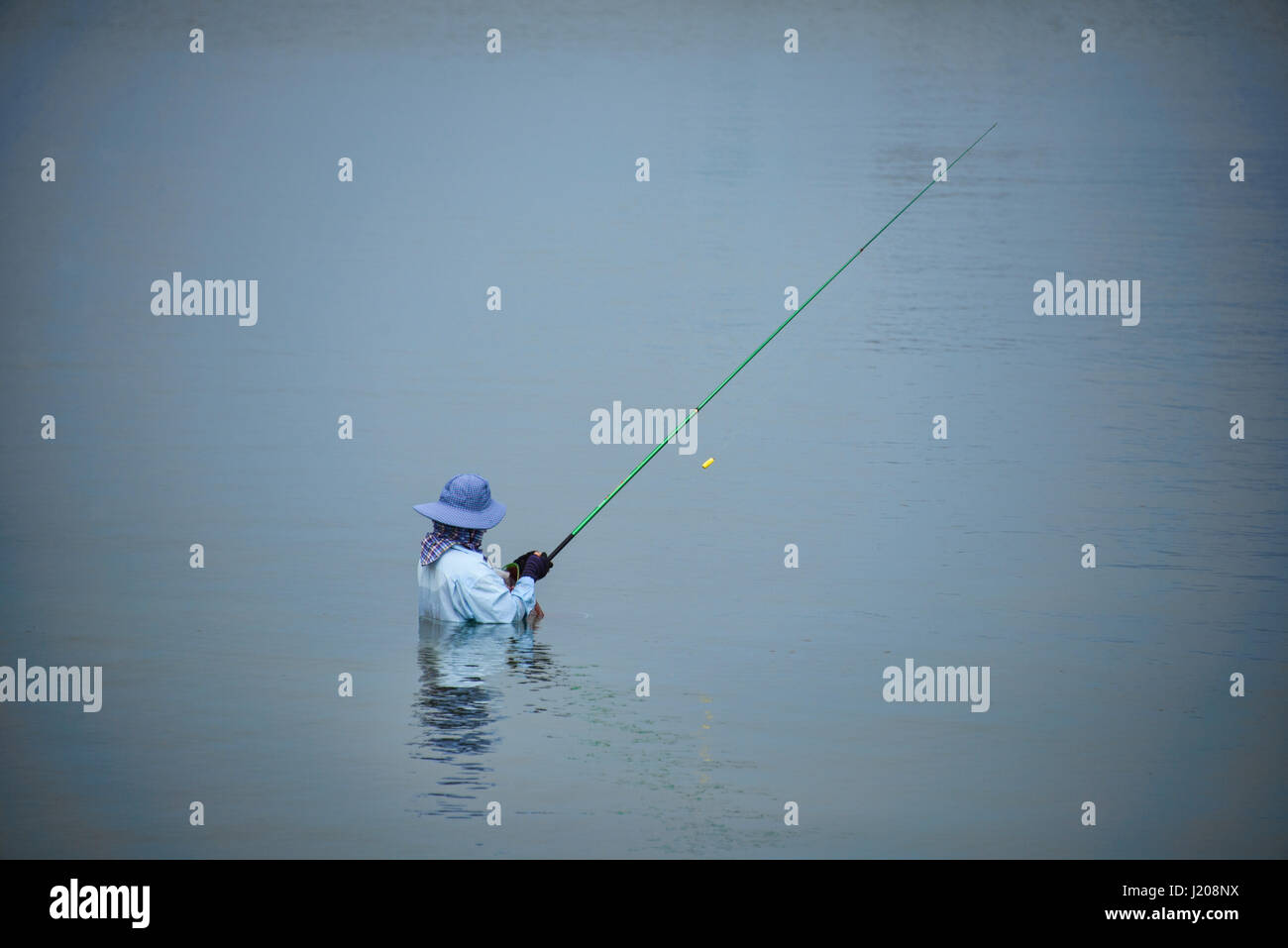 Pescadoras en el Golfo de Tailandia, Prachuap Khiri Khan, Tailandia Foto de stock