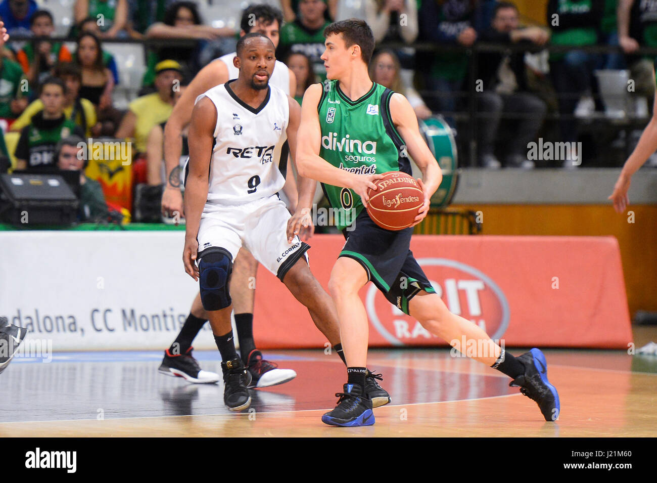 Badalona, España. 23 de abril, 2017. Nenad Drimitrijevic durante un juego entre 'Divina Seguros Joventut' y 'Retabet Bilbao Basket' de la Liga ACB. Crédito: David Grau/Alamy Live News. Foto de stock