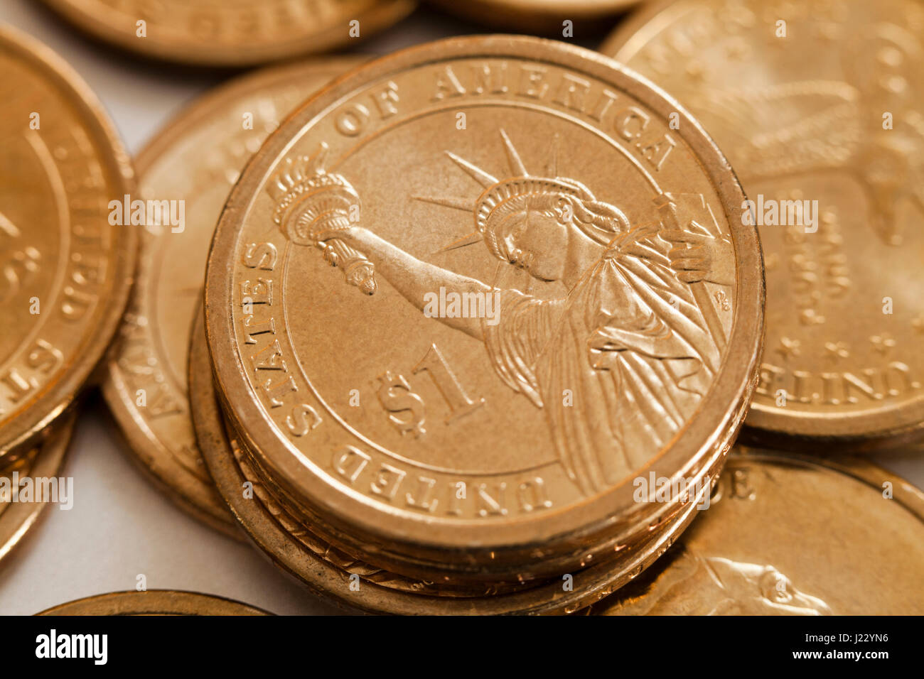 Monedas de 1 dolar fotografías e imágenes de alta resolución - Alamy
