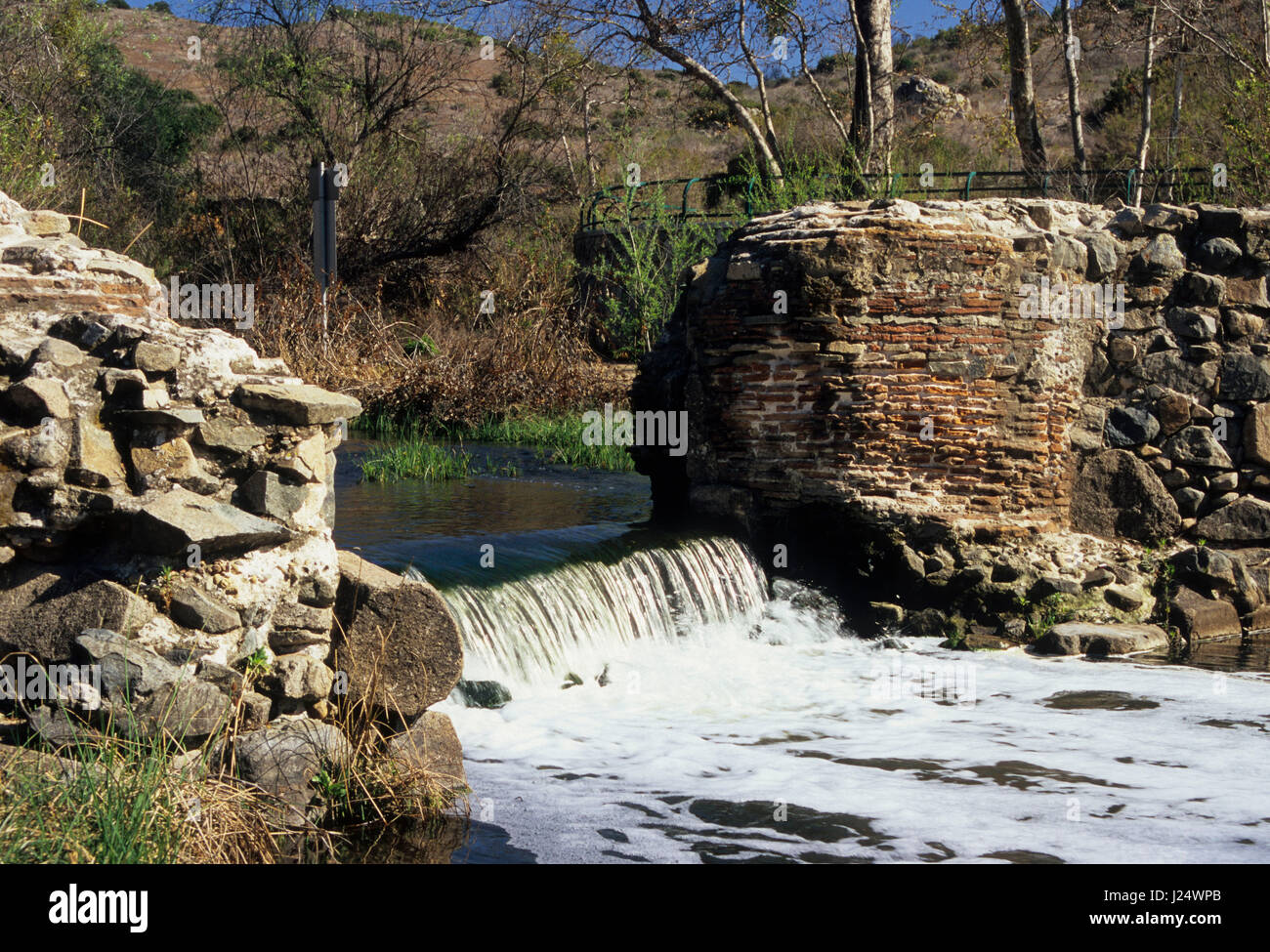 La antigua misión de presa, Mission Trails Regional Park, California Foto de stock