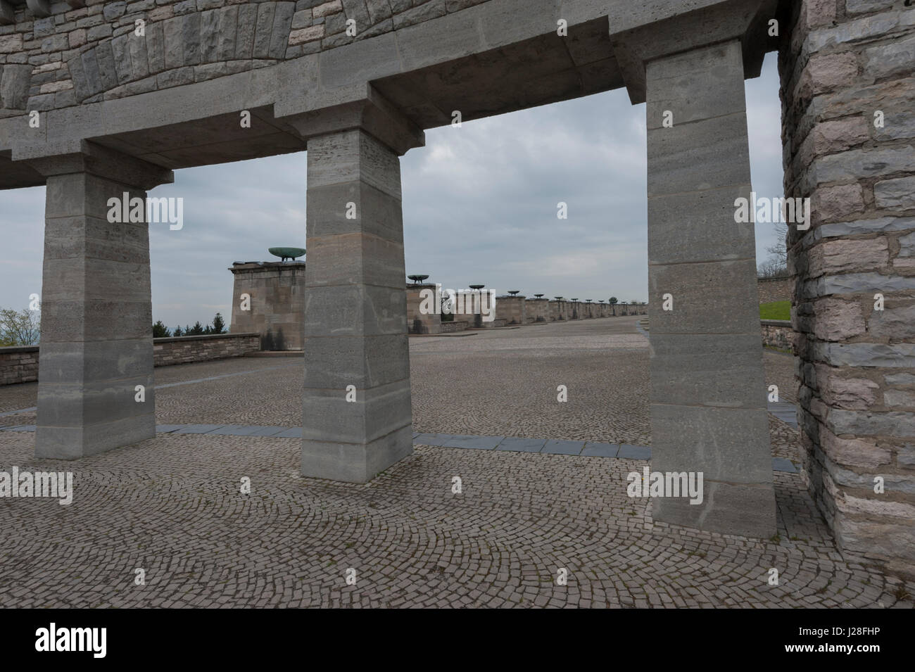 La avenida de las naciones en la RDA memorial de Buchenwald concentración campl cerca de Weimar, Alemania. Foto de stock