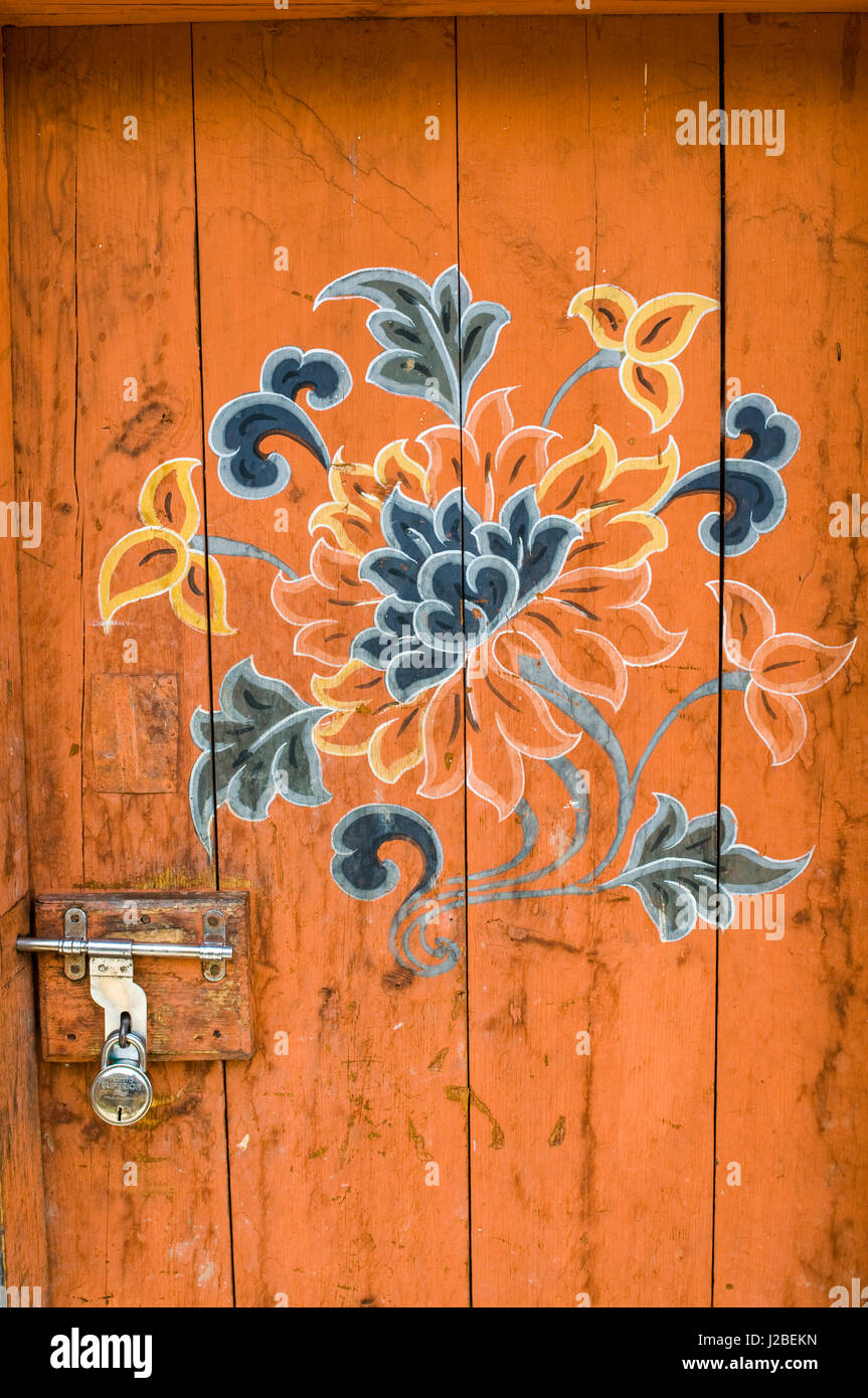 Puerta ornamentada, Chimi Lhakhang, Bhután Foto de stock