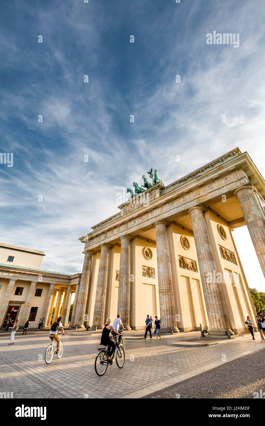 La Puerta de Brandenburgo, la Pariser Platz, Berlín-Mitte, Berlin, Alemania Foto de stock