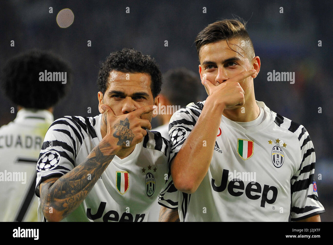 Dibala Y Dani Alves Jugadores Del Juventus Turín Italia