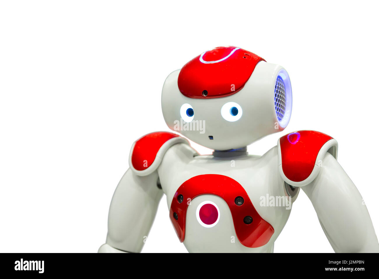Robot programable para la educación aislado sobre un fondo blanco. Rojo y  blanco electrónico robot que puede caminar y ejecutar los comandos del  usuario. Una leve baja Fotografía de stock - Alamy