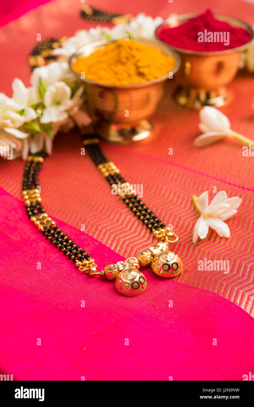 Mangalsutra fotografías e imágenes de alta - Alamy