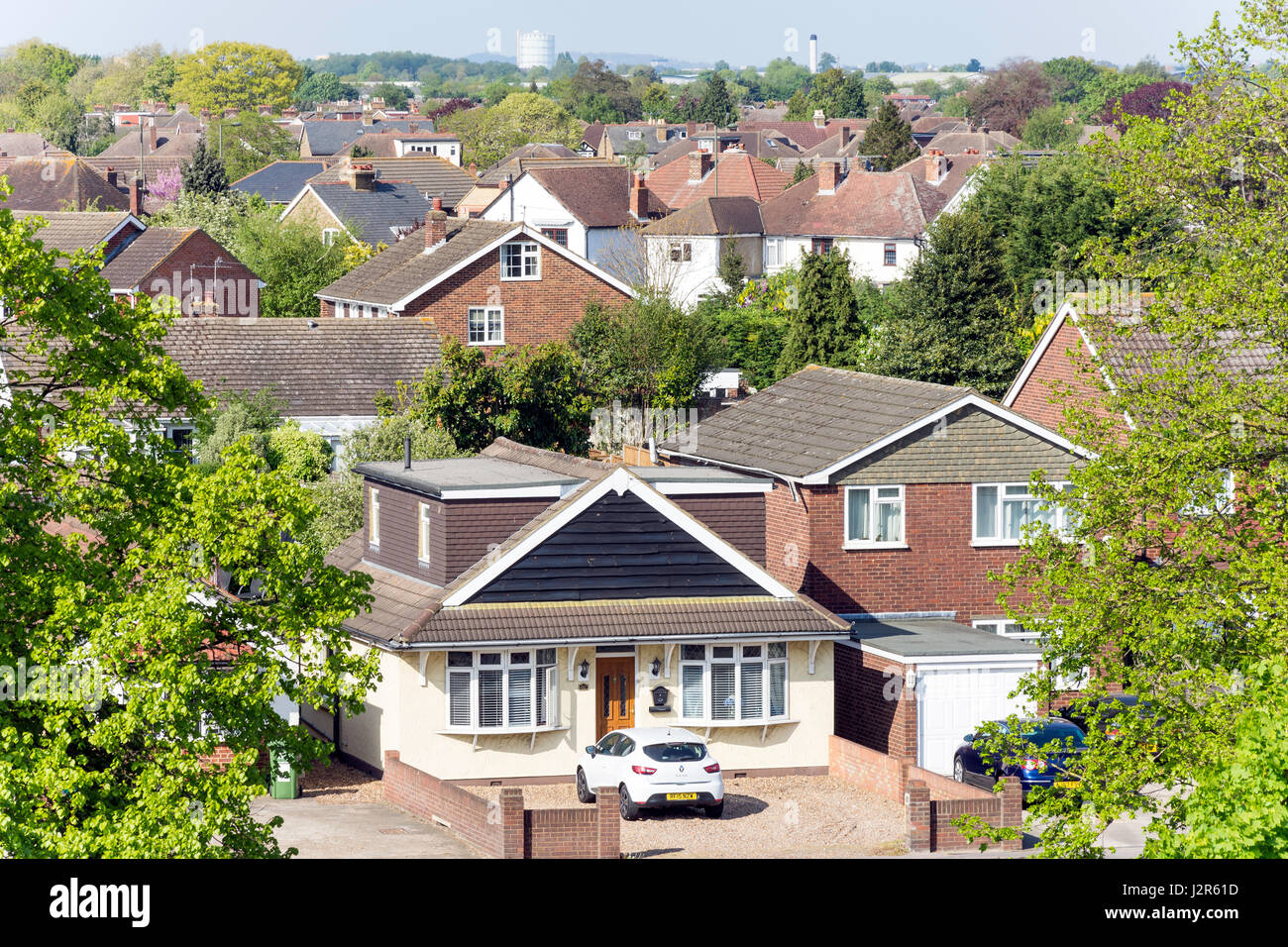 Vista aérea de casas, Ashford, Surrey, Inglaterra, Reino Unido Foto de stock