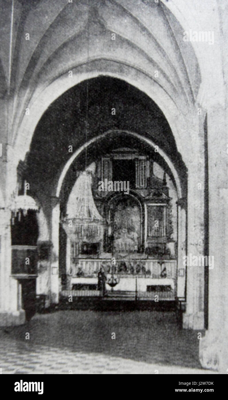 1920. Villena. Santuario de las Virtudes. La Iglesia. Interior Fotografía  de stock - Alamy