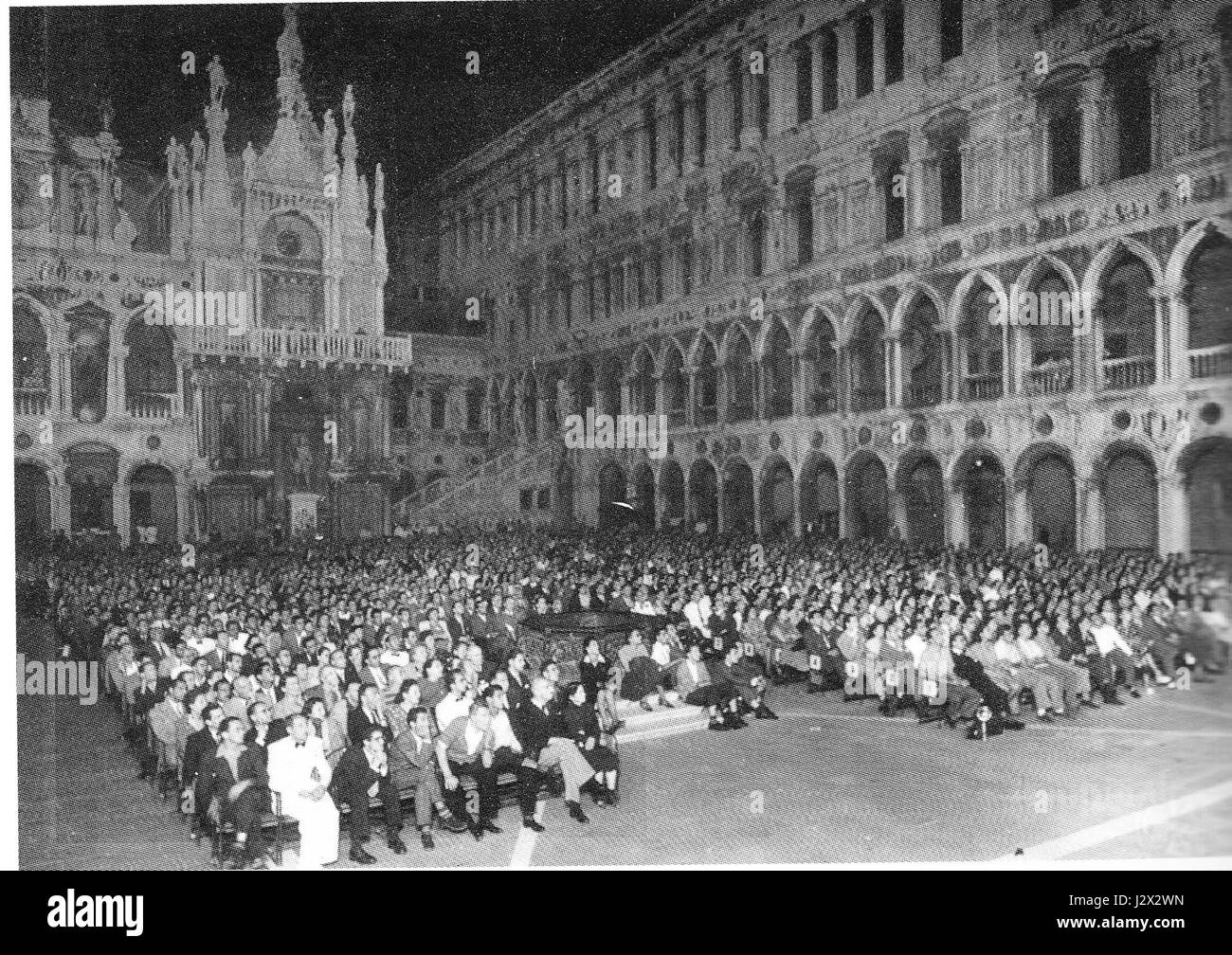 La Mostra di Venezia al Palazzo Ducale 1947 Foto de stock