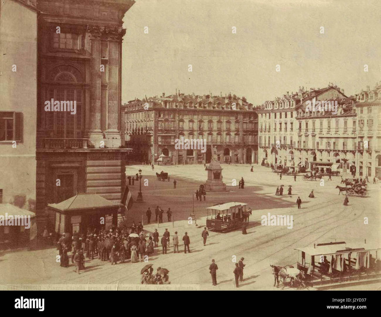 Brogi, Carlo (1850-1925) - n. 8141 - Torino - Piazza Castello presa dal Palazzo Reale (veduta animata) Foto de stock