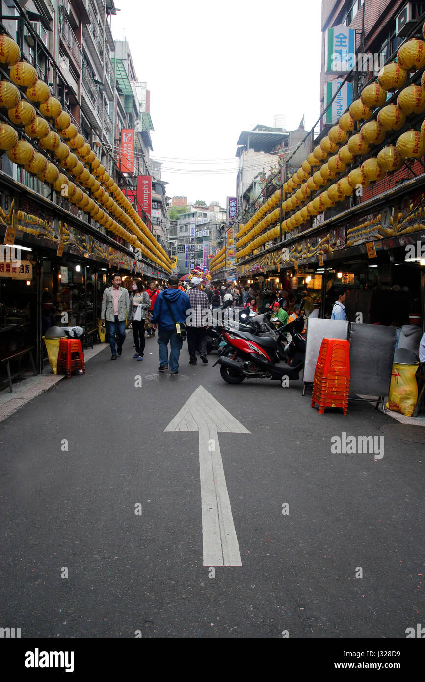 Sigue la flecha fotografías e imágenes de alta resolución Alamy