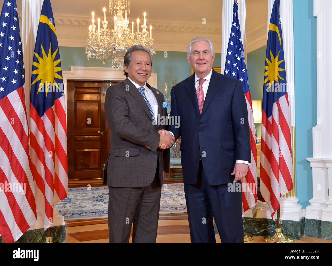 Secretario Tillerson se reúne con el Ministro de Relaciones Exteriores de Malasia Dato' Sri Anifah Aman, en el Departamento de Estado, 21 de marzo de 2017. Foto de stock