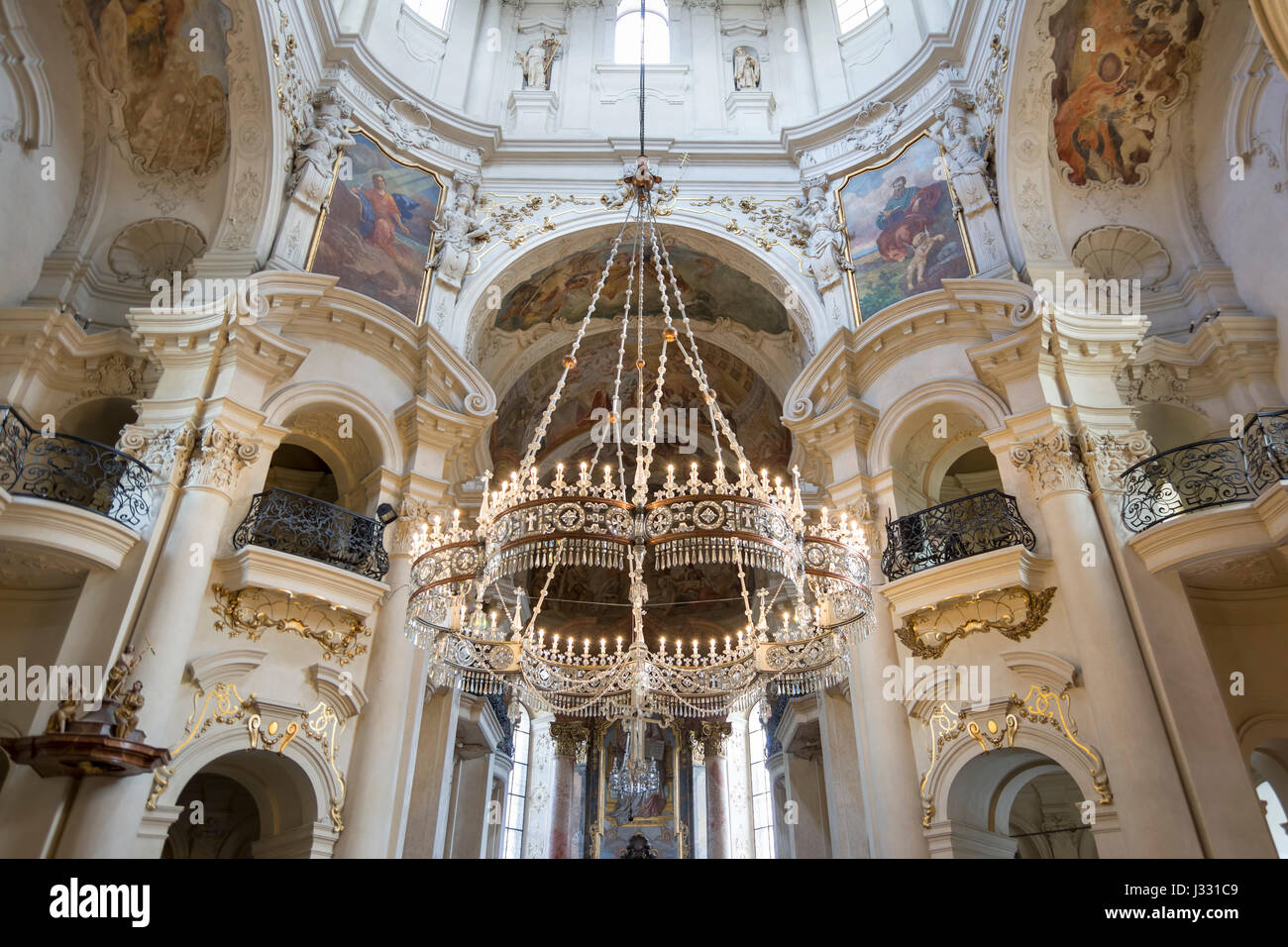 Praga, República Checa, Julio 7,2016: detalle del interior de la Iglesia de San Nicolás, una iglesia de estilo barroco en la Ciudad Vieja de Praga Foto de stock