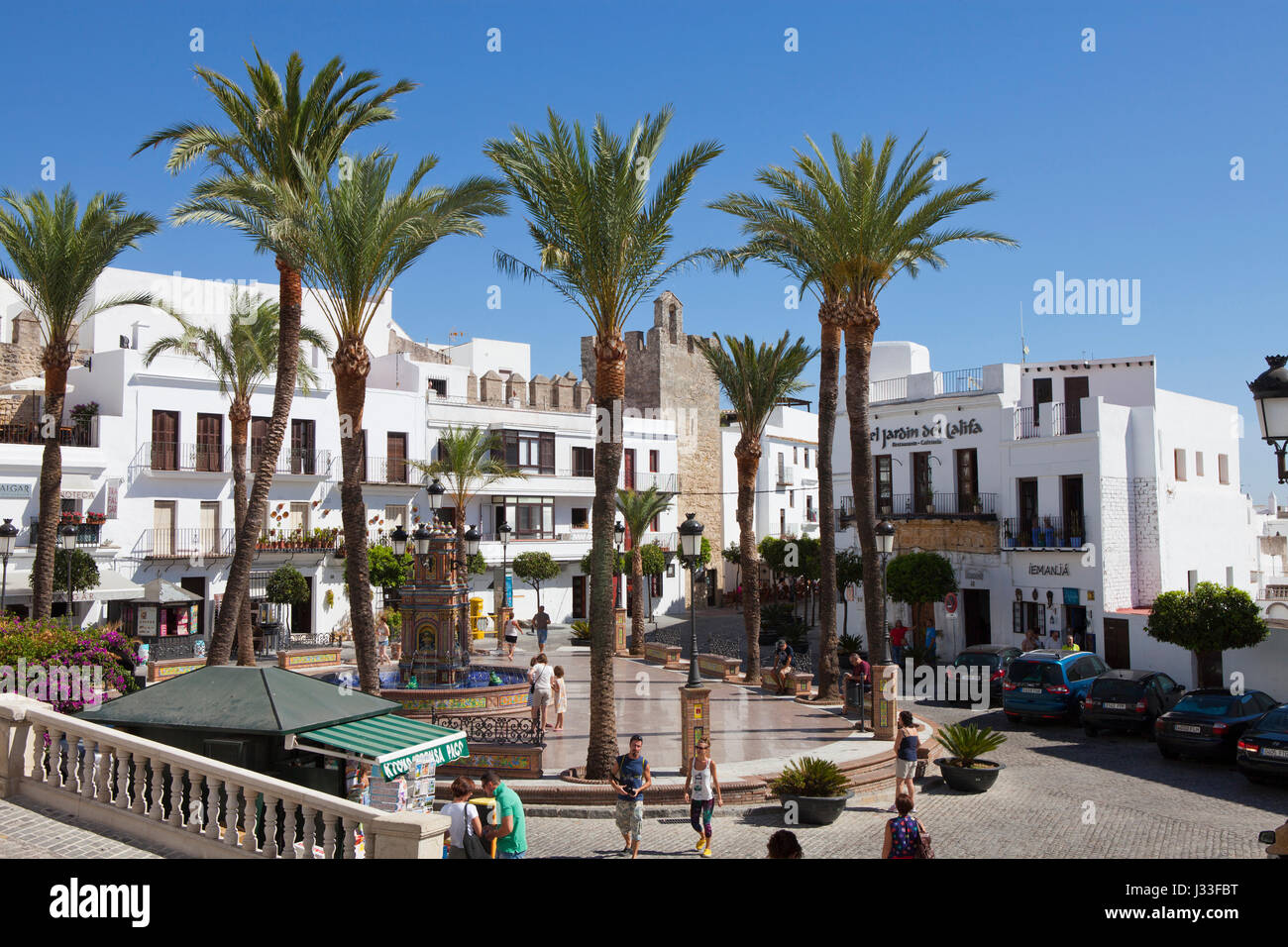Pueblo blanco en el centro histórico de la ciudad de Vejer de la Frontera, Provincia de Cádiz, Andalucía, España, Europa Foto de stock