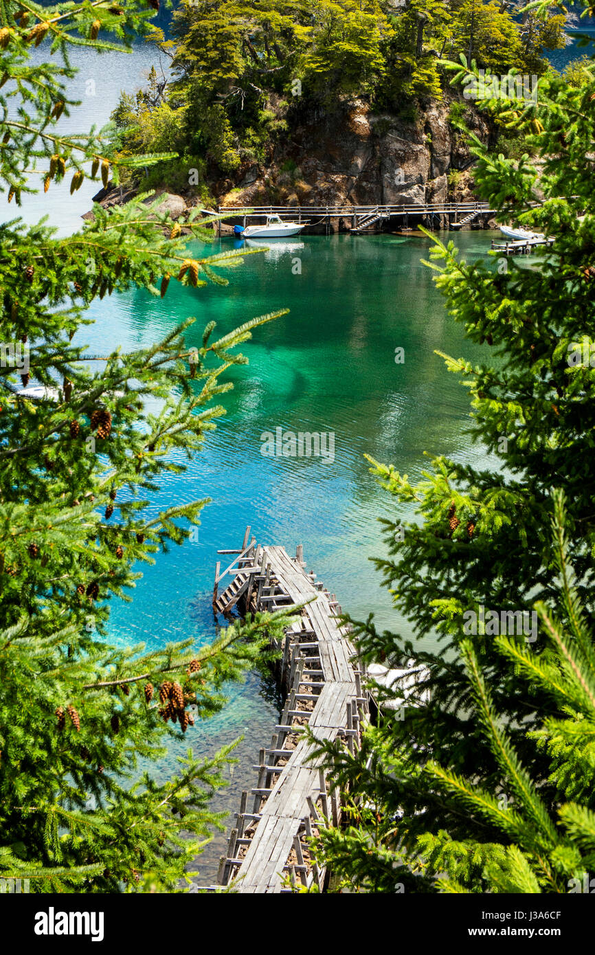 Puerto Arauco' en el lago Nahuel Huapi. Villa La Angostura, Argentina  Fotografía de stock - Alamy
