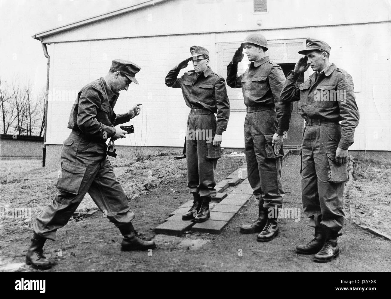 Los soldados alemanes en Andernach, 1956 Foto de stock