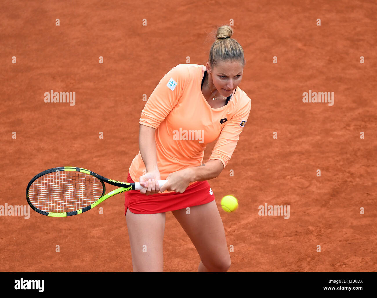 Praga, República Checa. El 05 de mayo, 2017. Kristyna Pliskova (CZE), fotografía, en acción durante el partido contra Jelena Ostapenko en Praga la abierto torneo de tenis femenino, el 5 de mayo de 2017. Crédito: Katerina Sulova/CTK Foto/Alamy Live News Foto de stock