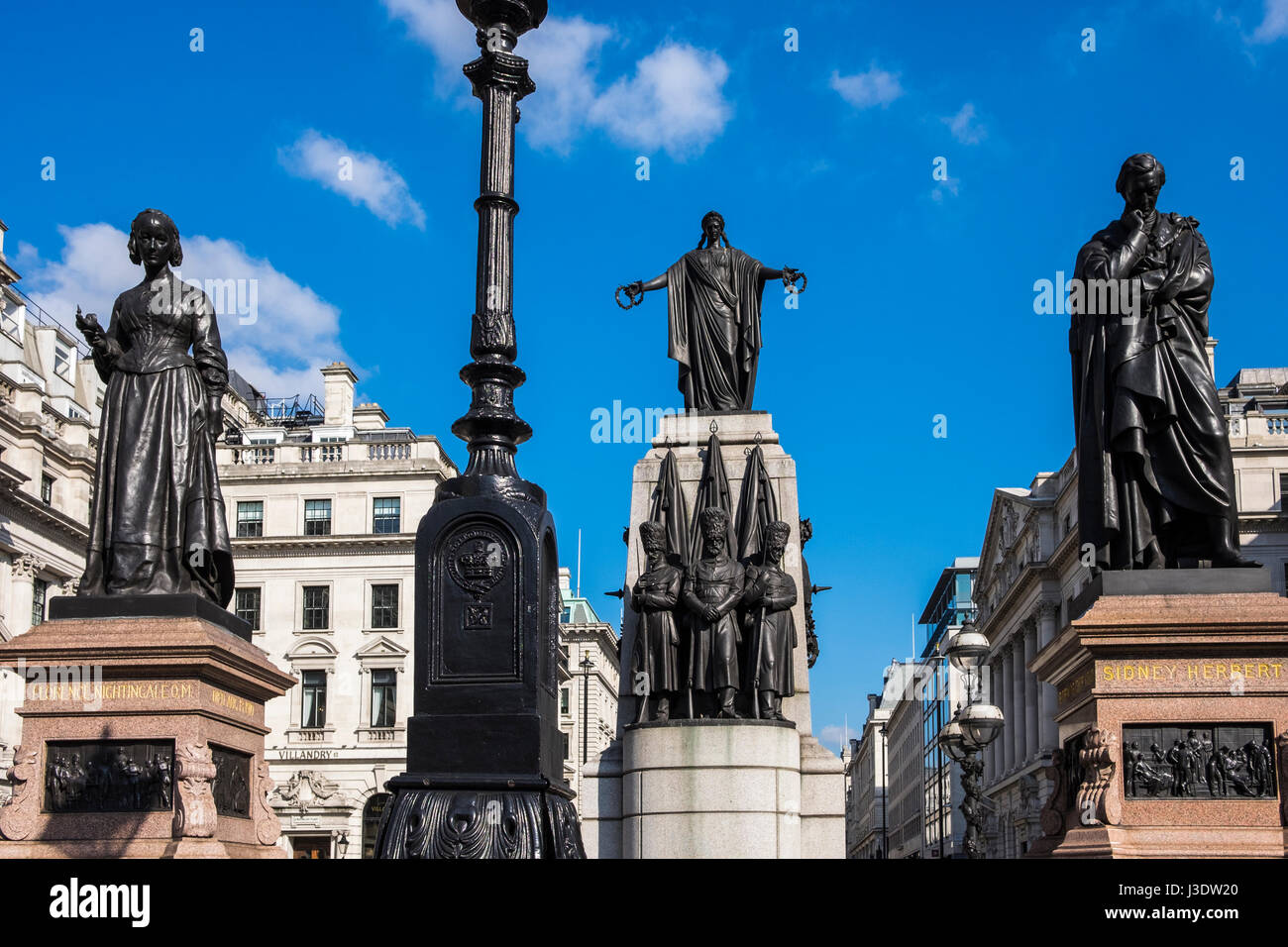 Los guardias de Crimea es un monumento conmemorativo de la guerra en St James's, de Londres, que conmemora la victoria de los aliados en la guerra de Crimea de 1853-56 Foto de stock