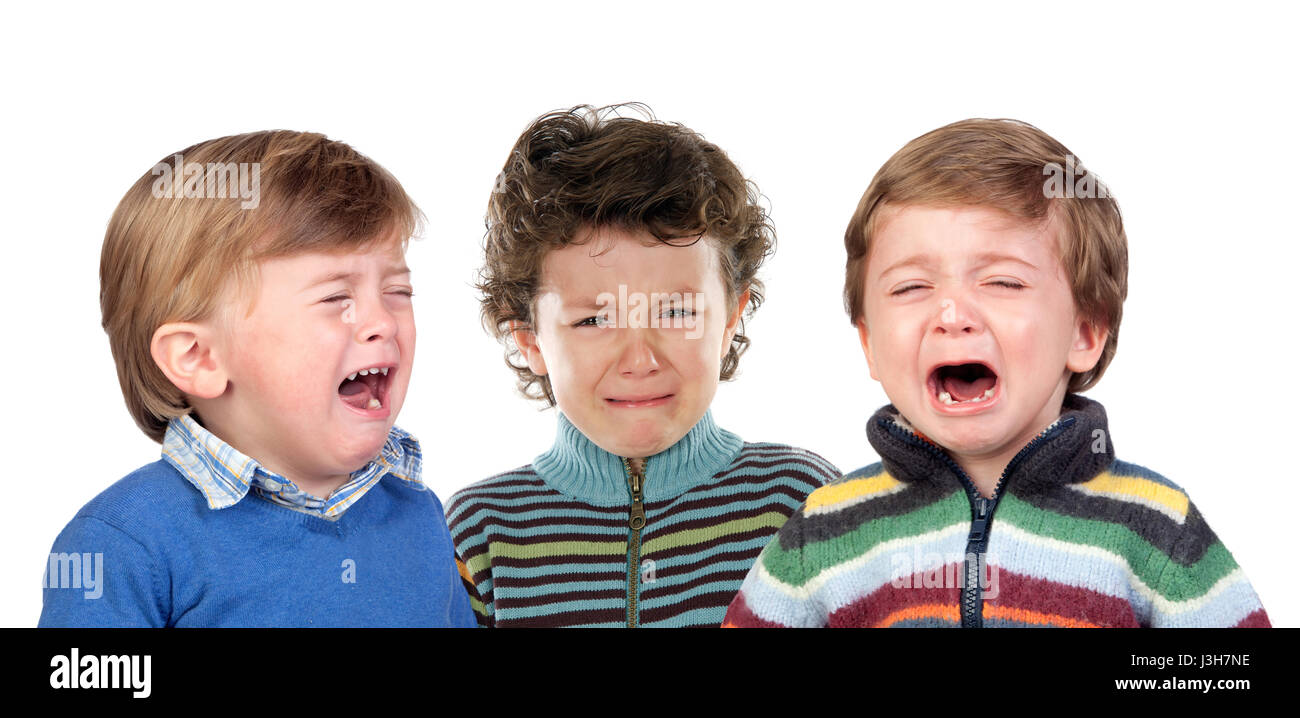 Niños llorando aislado sobre un fondo blanco Fotografía de stock - Alamy