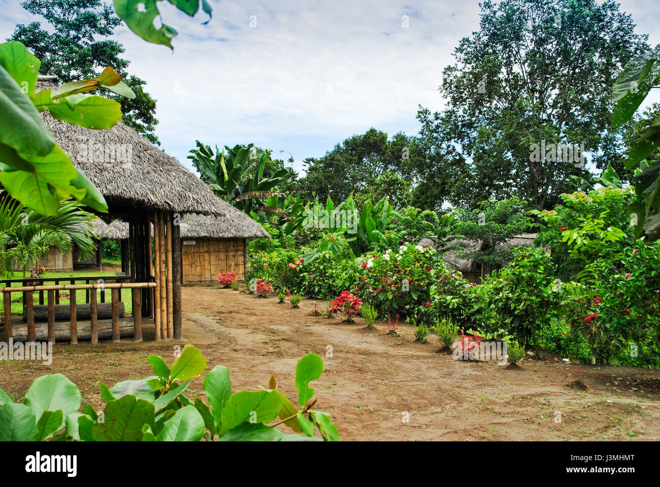 Paisaje de comunidad tsachila. Santo Domingo de los Tsachilas