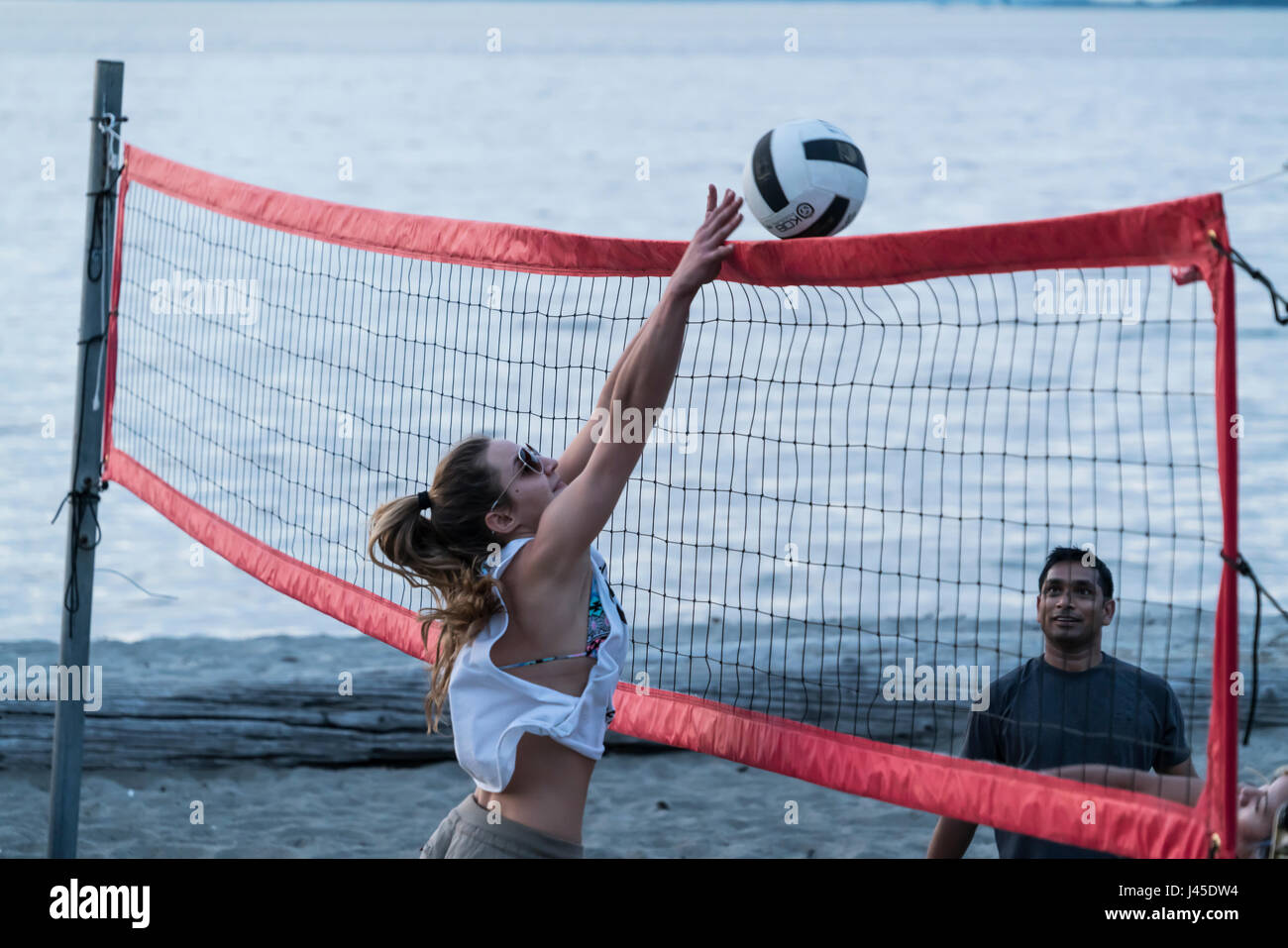 Volley ball in beach fotografías e imágenes de alta resolución Alamy