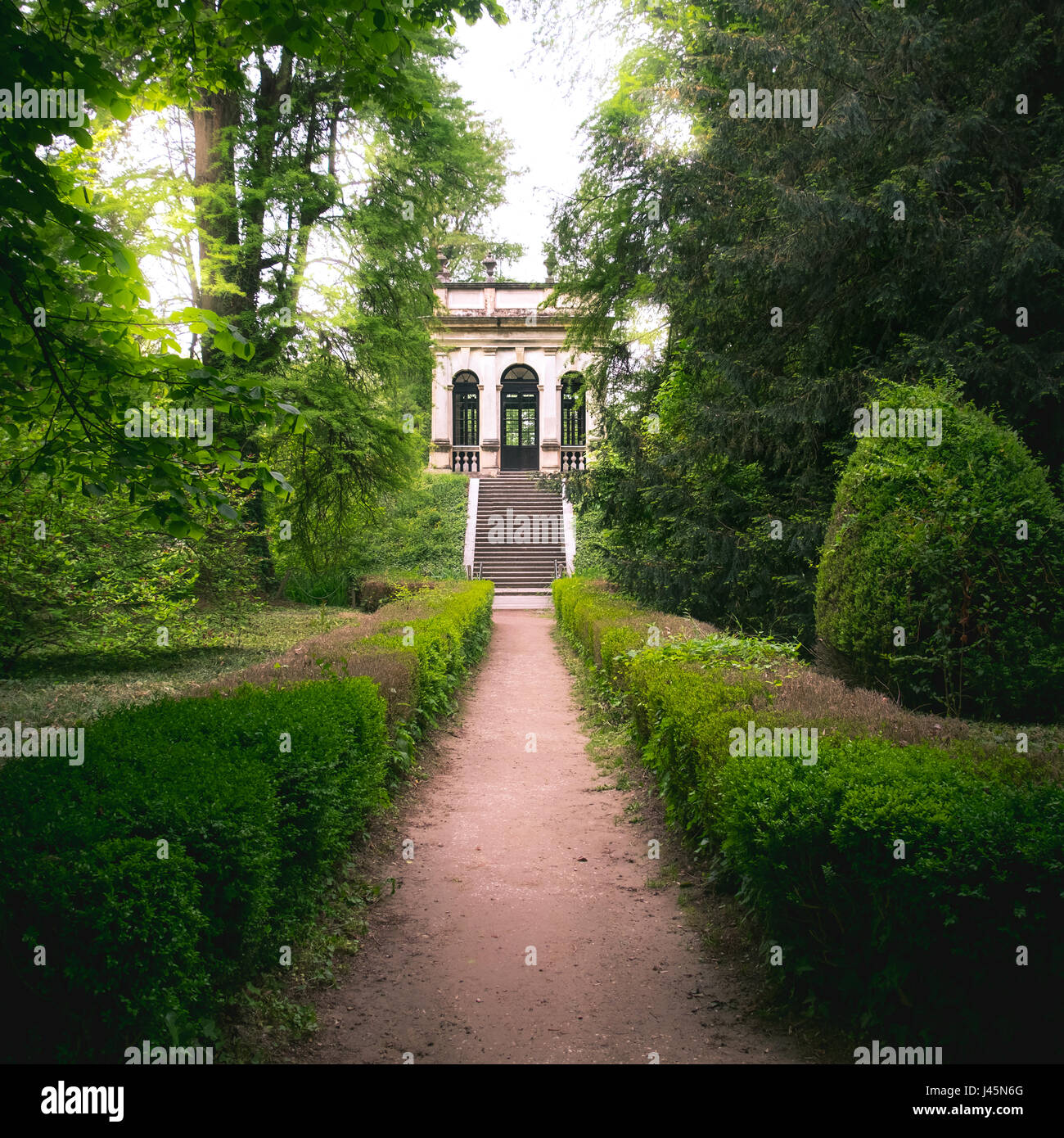 Villa Pisani garden café escalinata hedge simetría formato cuadrado Foto de stock