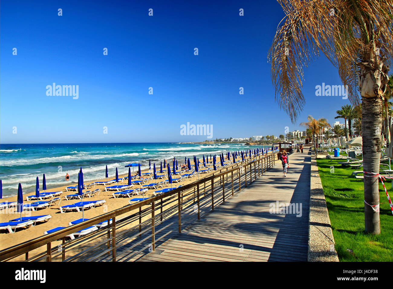 Playa en Protaras town, un resort familiar, cerca de Agia Napa Ammochostos (Famagusta) distrito, Chipre. Foto de stock