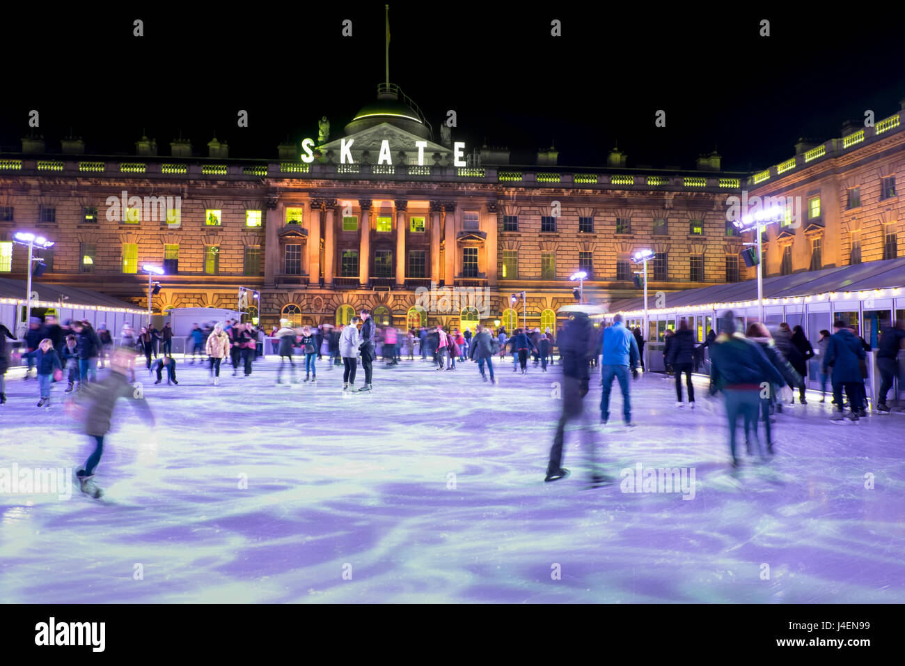 Patinaje sobre hielo, Somerset House, Londres, Inglaterra, Reino Unido, Europa Foto de stock